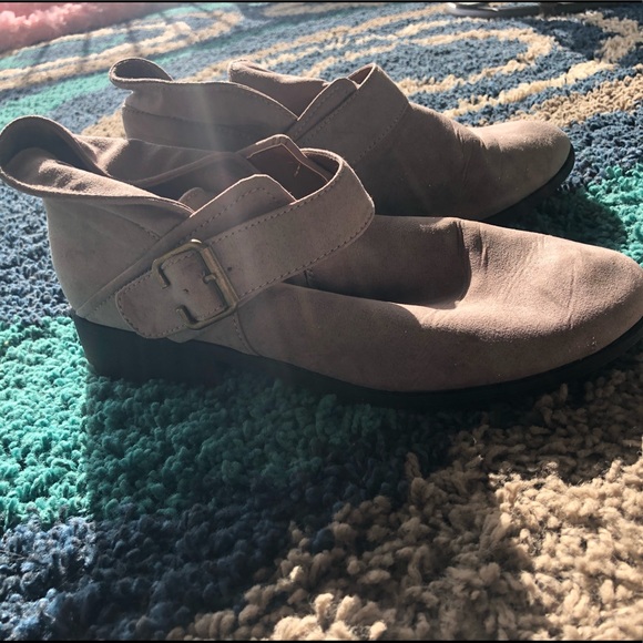 🔴 Short Booties - Picture 2 of 3